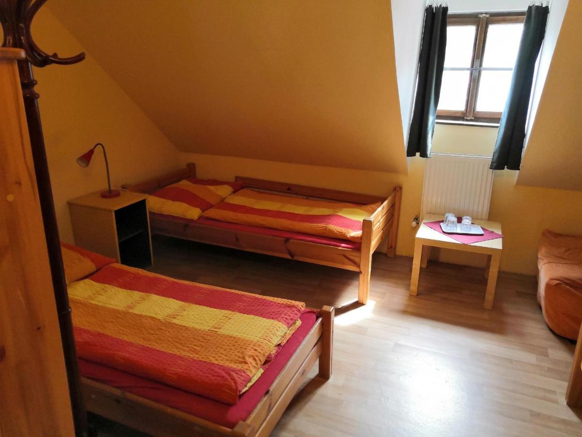 Hostel Skautsky Dom Banska Stiavnica Luaran gambar
