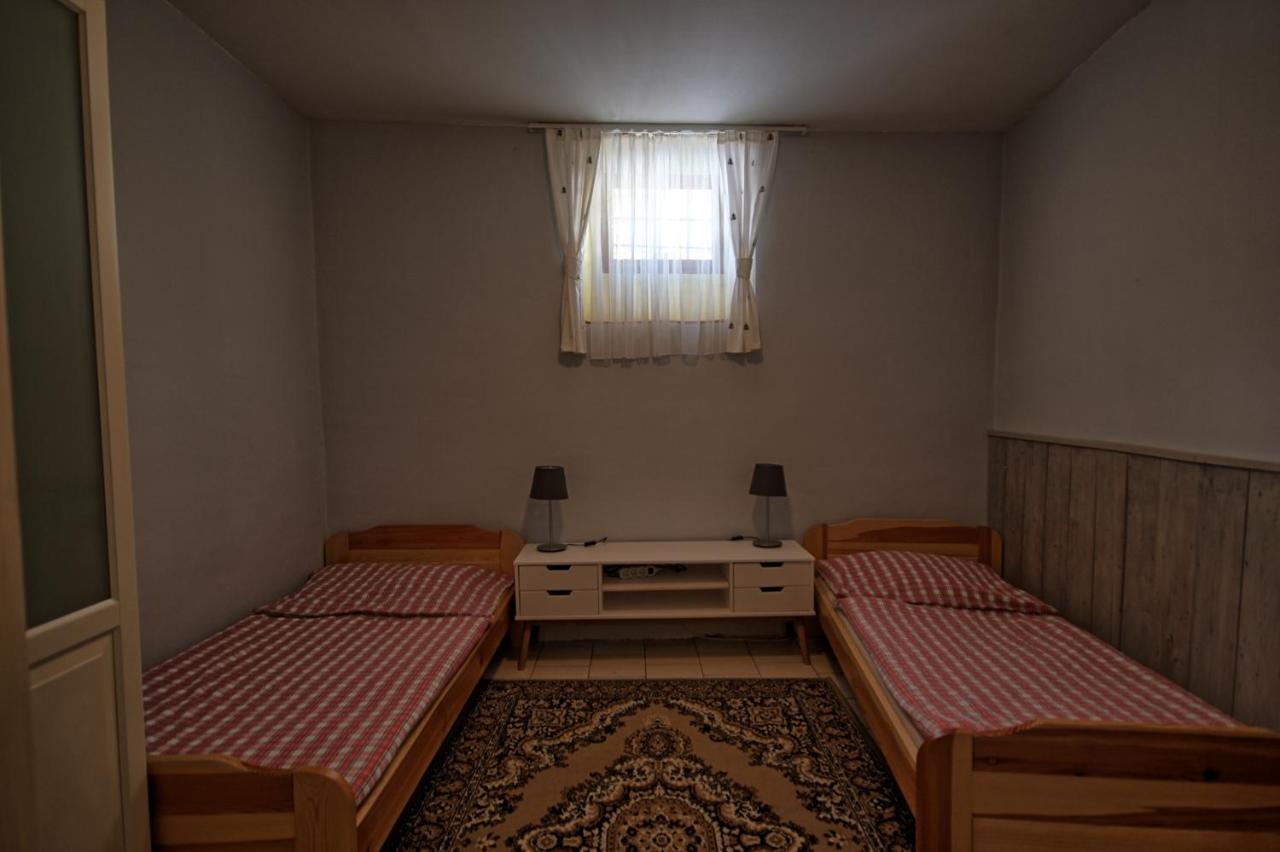 Hostel Skautsky Dom Banska Stiavnica Luaran gambar
